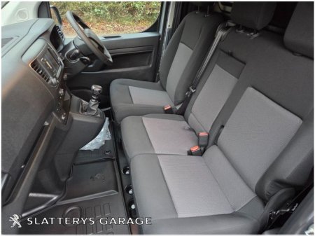 2024 Peugeot Expert EXPERT PROFESSIONAL STD 1.5 HD €24,186 thumbnail