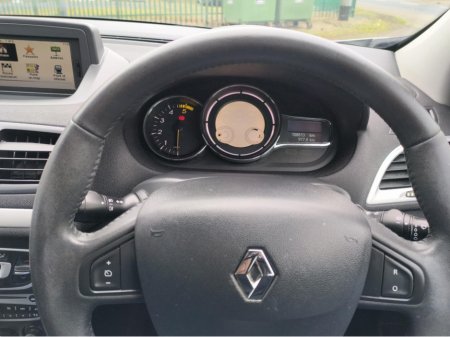 2011 Renault Grand Megane 1.5 DCI TOM 9 TOMTOM ED 90 5DR €3,250 thumbnail