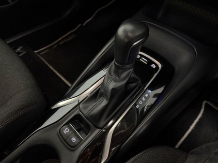 2023 Toyota Corolla Luna Saloon 4DR Auto €24,777 thumbnail