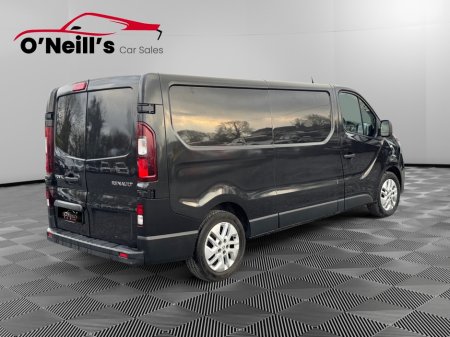 2019 Renault Trafic - view 3