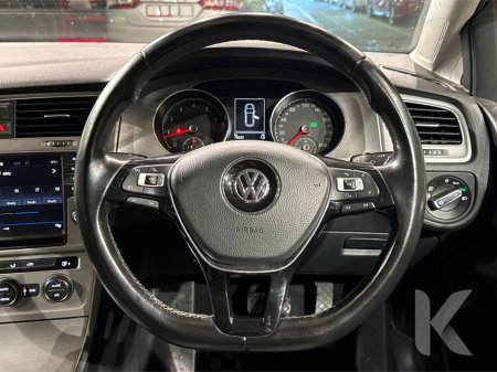 2017 Volkswagen Golf 1.2 TSI COMFORT LINE ESTATE - FACTORY ALLOYS - PADDLE SHIFT - CRUISE CONTROL - REAR CAMERA €14,450 thumbnail