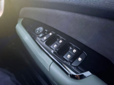 2025 Kia Sportage 251HEV Sportage, *warranty till 2032* *2 year AA* Touch Screen Infotainment System, Heated Steering Wheel, Rear Parking Sensors, Selectable Drive thumbnail