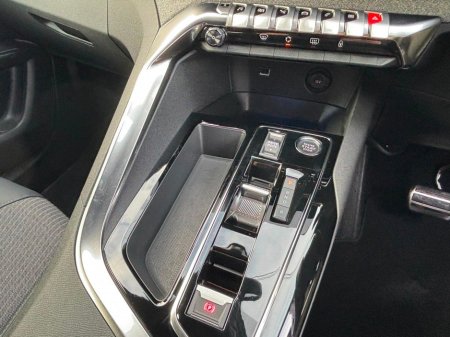 2023 Peugeot 3008 ALLURE PREMIUM+ PHEV €29,995 thumbnail