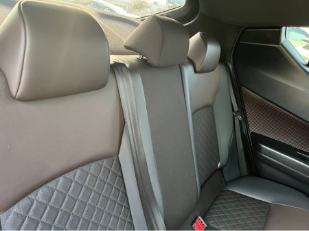 2018 Toyota C-HR - thumbnail 11