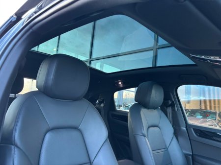 2022 Porsche Cayenne Coupe 3.0 V6 e-hybrid €73,995 thumbnail