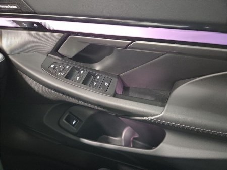 2025 BMW 5 Series - thumbnail 23