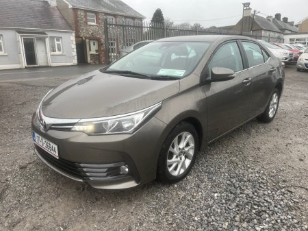 2017 Toyota Corolla - thumbnail 2