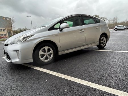 2014 Toyota Prius - thumbnail 5