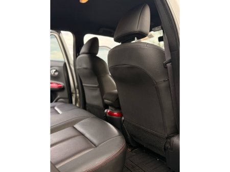 2016 Nissan Juke - thumbnail 32