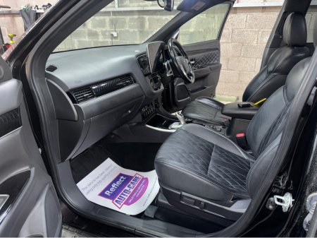 2019 Mitsubishi Outlander Petrol Hybrid €21,999 thumbnail