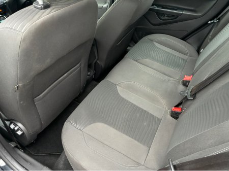 2014 Ford Fiesta - thumbnail 11