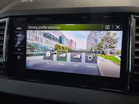 2022 Skoda Karoq 2.0TDI 115HP Style thumbnail