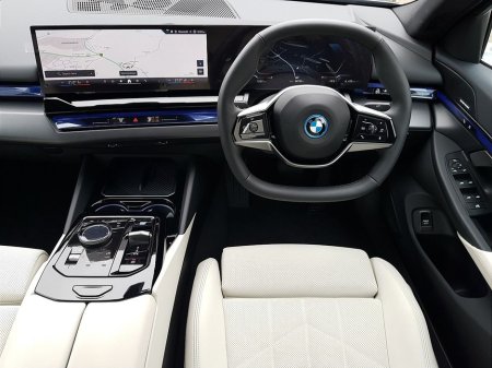 2025 BMW i5 eDrive40 Sport Edition €72,995 thumbnail