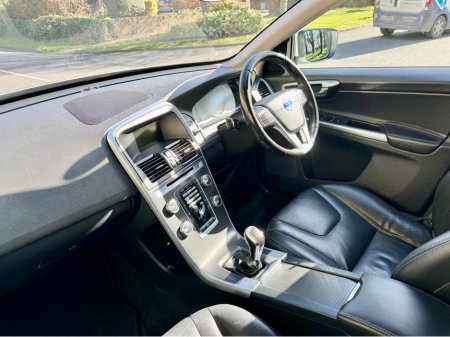 2015 Volvo XC60 - thumbnail 18