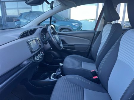 2020 Toyota Yaris - thumbnail 6