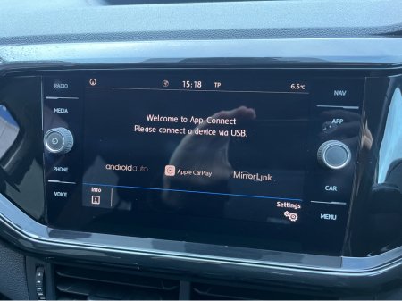 2020 Volkswagen T-Cross R-LINE 1.0 TSI PETROL MANUAL //SAT NAV//ADAPTIVE CRUISE CONTROL//REVERSE CAMERA// €18,950 thumbnail