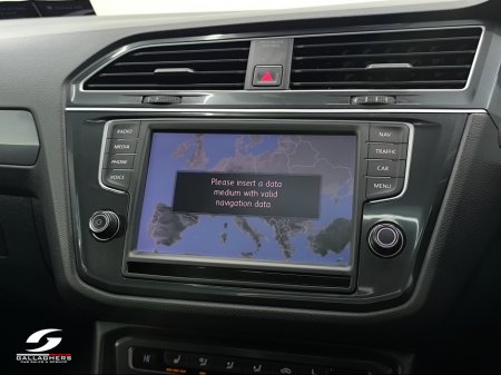 2017 Volkswagen Tiguan (171) R-LINE 2.0 TDI **4MOTION 240BHP**DSG AUTO €24,995 thumbnail