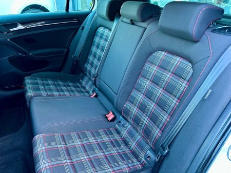 2014 Volkswagen Golf - thumbnail 22