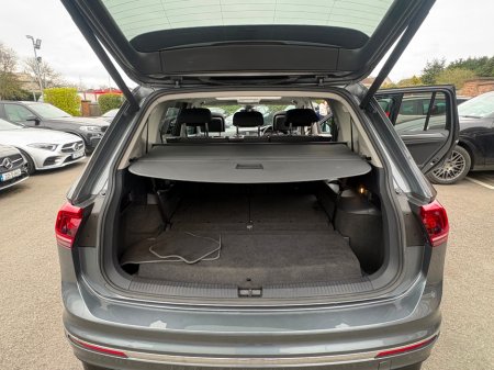 2018 Volkswagen Tiguan - thumbnail 23