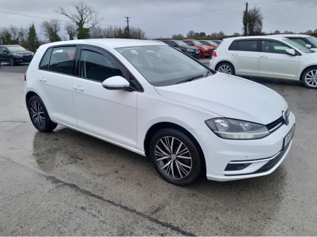 2017 Volkswagen Golf - view 2