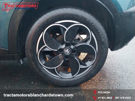 2025 Alfa Romeo Junior IBRIDA 1.2 136BHP MHEV 5 €35,999 thumbnail