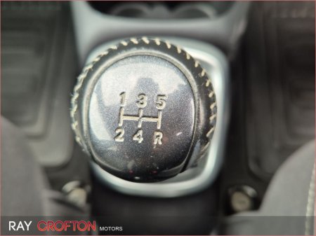 2019 Toyota Yaris - thumbnail 9