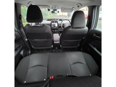 2022 Toyota Prius 1.8 Hybrid Luxury with Sat Navi & JBL €22,950 thumbnail