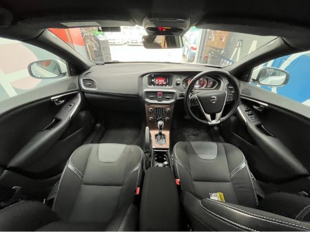 2017 Volvo V40 - thumbnail 15