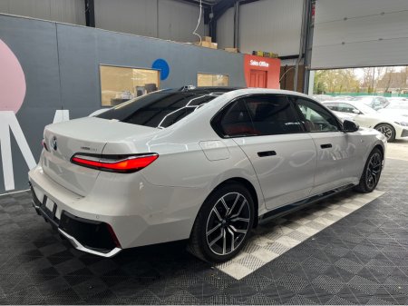 2025 BMW i7 - thumbnail 2