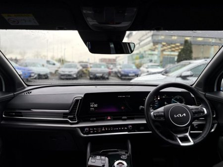 2025 Kia Sportage 1.6 Plug in hybrid €44,995 thumbnail