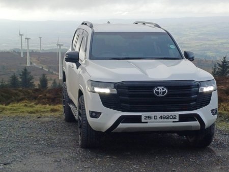 2024 Toyota Landcruiser - photo 3