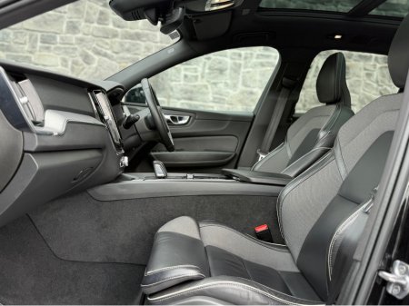 2021 Volvo XC60 - thumbnail 17