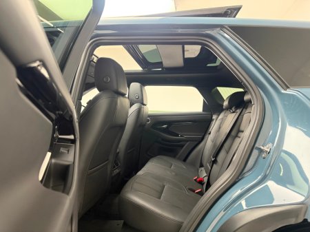 2024 Land Rover Range Rover Evoque HSE DYNAMIC P300E *HUGE SPEC* €52,990 thumbnail