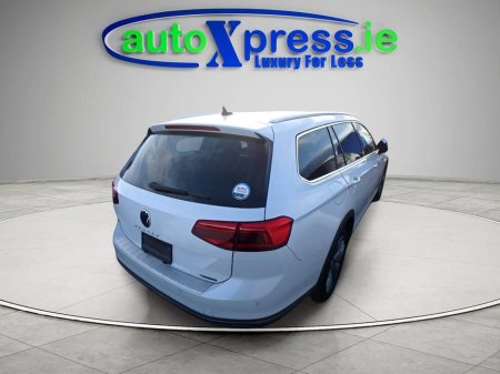 2021 Volkswagen Passat 2.0 ALLTRUCK TDI 4MOTION €31,495 thumbnail
