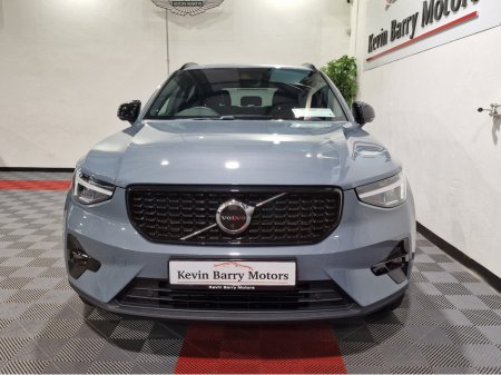 2023 Volvo XC40 T4 PLUS DARK RECHARGE AUTOMATIC **ONE OWNER / APPLE CARPLAY / CRUISE CONTROL / ELECTRIC BOOTLID / HEATED FRONT & REAR SEATS / HEATED STEERING WHEEL / 360 DEGREE CAMERA / WIRELESS PHONE CHARGING** €38,900 thumbnail