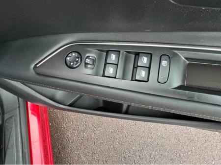 2019 Peugeot 3008 ALLURE 1.5 BLUE HDI 130 6 6.2 4DR €17,900 thumbnail