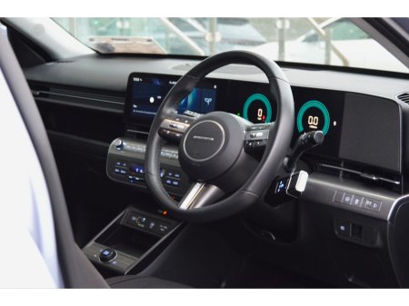 2025 Hyundai Kona 1.6 HYBRID Signature Auto €32,995 thumbnail