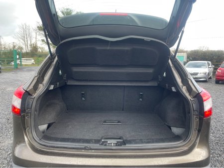 2015 Nissan Qashqai 1.5 DSL SV 4DR LOW KM €8,950 thumbnail