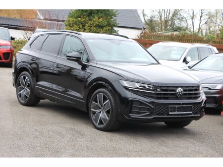 2025 Volkswagen Touareg - thumbnail 1