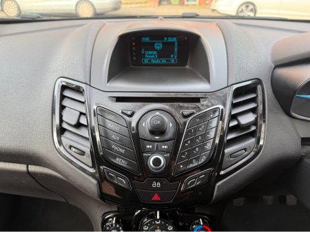 2014 Ford Fiesta - thumbnail 18