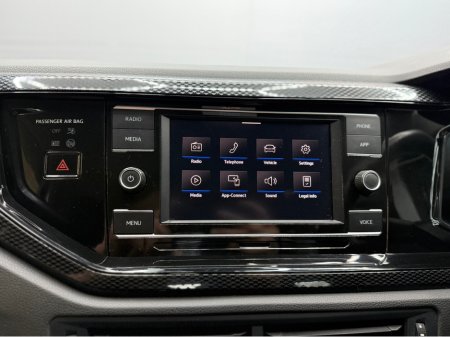 2023 Volkswagen Polo LIFE 1.0 TSI 95BHP D7F 5DR AUTO €19,950 thumbnail