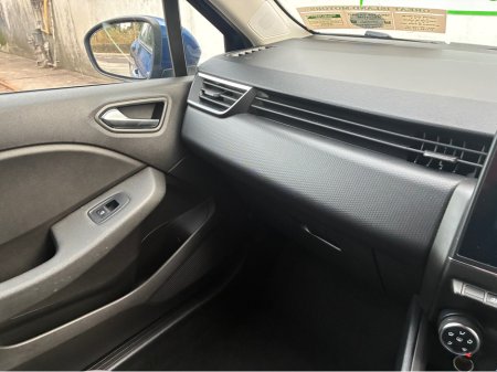 2022 Renault Clio DYNAMIQUE TCE 90 MY21.5 5 5DR €13,900 thumbnail