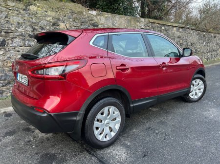 2018 Nissan Qashqai 1.5 XE 18 4DR €12,999 thumbnail