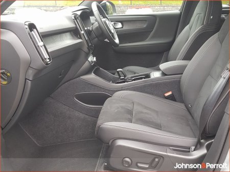 2024 Volvo XC40 - thumbnail 7