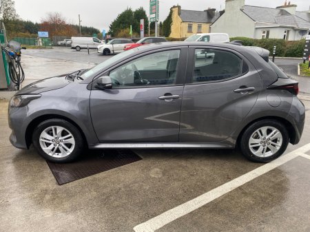 2024 Toyota Yaris - thumbnail 5