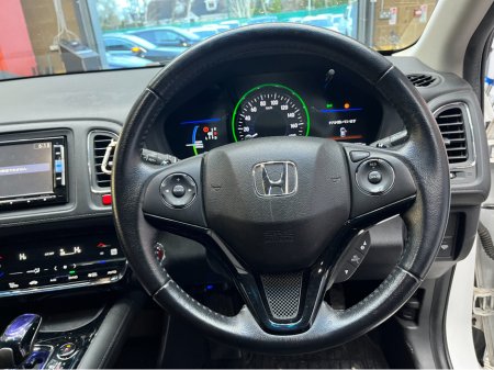 2015 Honda Vezel €15950! 2015 HONDA VEZEL HYBRID Z 1.5 AUTOMATIC / HEATED SEATS / CRUISE CONTROL / REVERSE CAMERA €15,950 thumbnail