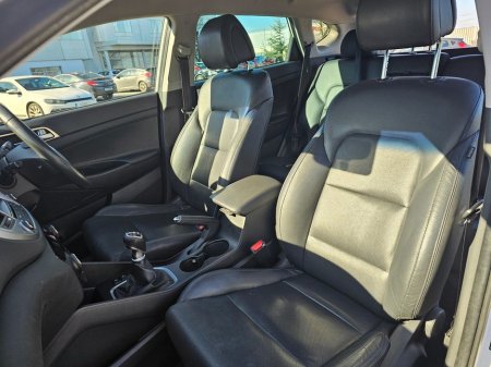 2016 Hyundai Tucson - thumbnail 25