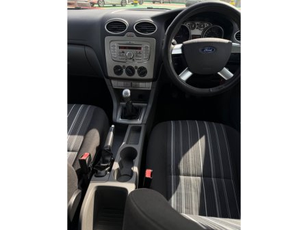 2009 Ford Focus - photo 10
