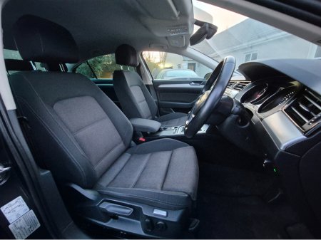 2018 Volkswagen Passat 2.0 TDI SE BUSINESS BLUEMOTION 150PS 4DR €16,995 thumbnail