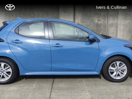 2022 Toyota Yaris HYBRID LUNA 4DR AUTO €21,800